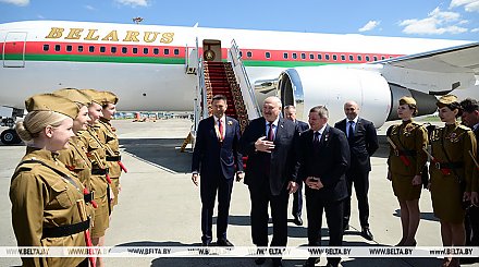 Александр Лукашенко прибыл в Волгоград, где примет участие в международном форуме и встретится с Владимиром Путиным