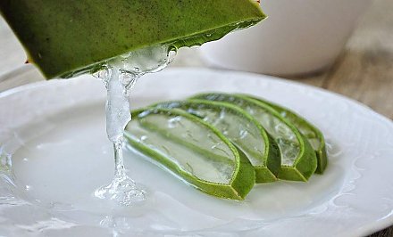 Спасение для кожи в летнюю жару. Три рецепта натурального спрея-миста для лица