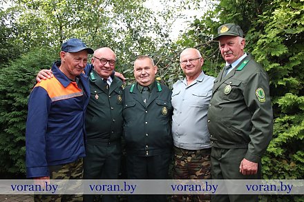 Старая гвардия. Три работника Беняконского лесничества удостоены почетного знака