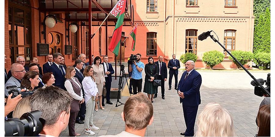 Белорусские Нидерланды, лесной домик, защита Короля и будущее "Вагнера". Итоги мотивационной Недели Президента