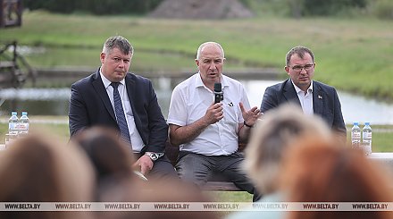 "Действуют во вред своим же людям". Караев о закрытии Польшей границы с Беларусью 