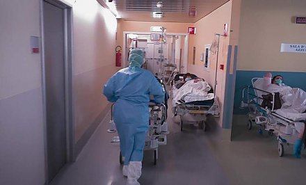 Врач-инфекционист Александр Горелов рассказал, кто предрасположен к заражению «омикроном»