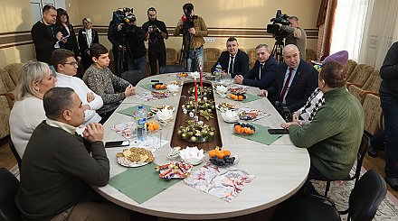 Благодарность за спасение, желание социализироваться. Караев о семьях, эвакуированных из Газы