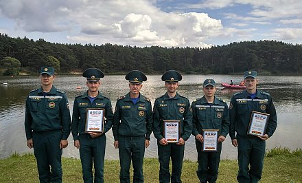 Областные соревнования по спасению людей на воде прошли на озере Юбилейное