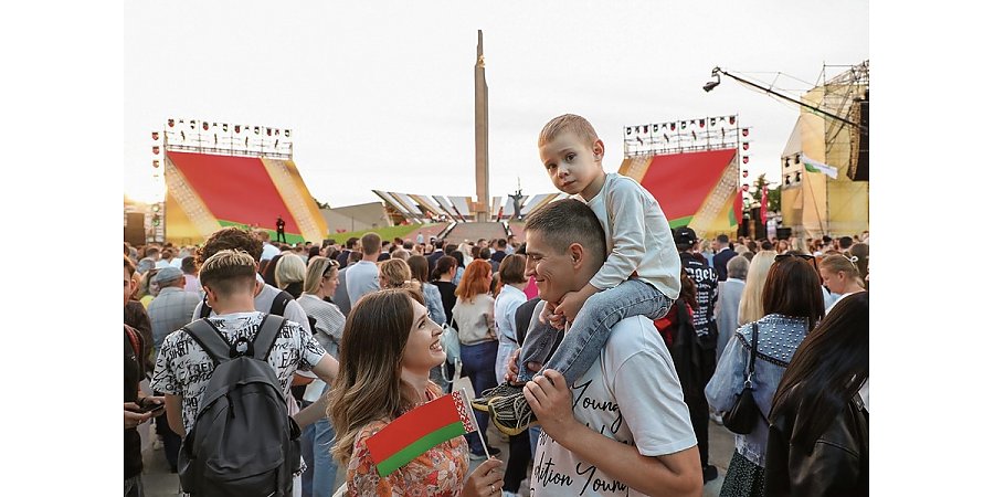 Разбираем, как белорусская молодежь относится к семье и почему семейные ценности у них в приоритете