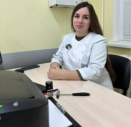 Что такое «локоть телефона» и почему немеют пальцы