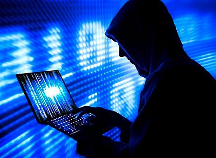 Пенсионерка из Гродно едва не передала мошенникам 60 тысяч рублей. Деньги вернули пострадавшим