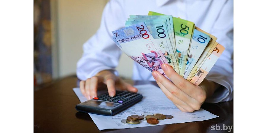 В Беларуси заметно растет зарплата бюджетников