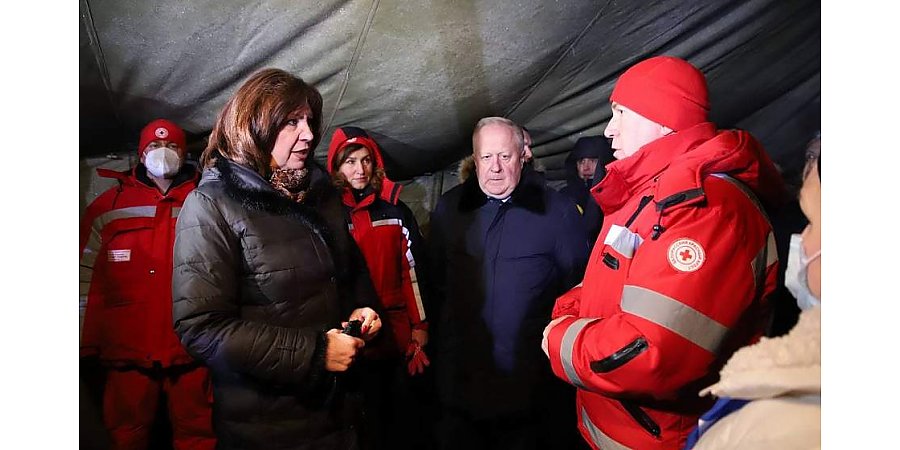 «Члены Совета Республики неоднократно обращались к мировому сообществу, к евродепутатам, но они нас не слышат». Председатель Совета Республики Наталья Кочанова посетила лагерь беженцев в ТЛЦ «Брузги»