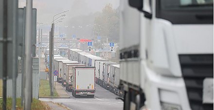 В очередях на границе с Евросоюзом застряли более 1200 легковых автомобилей и большегрузов
