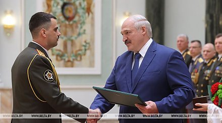 Александр Лукашенко: офицерский корпус - опора безопасности государства