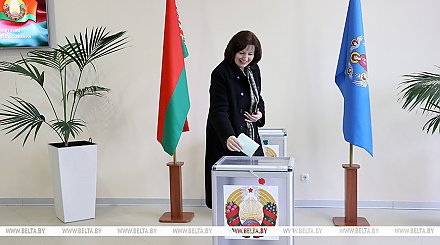 Кочанова: в парламенте должны работать профессионалы своего дела, преданные народу и стране