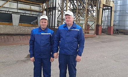 Успешный тандем двух Валериев. Работники КСУП «Дотишки» просушили более 14 500 кг зерна