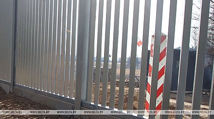 Польша начала строительство заграждения на границе с Россией