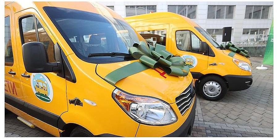 Шесть автобусов МАЗ передали сельским школам для подвоза детей