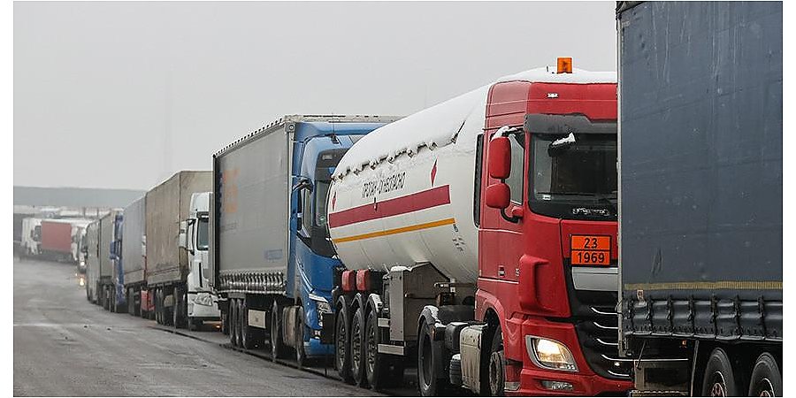 Госпогранкомитет: за последние сутки число большегрузов на въезд в Польшу увеличилось вдвое