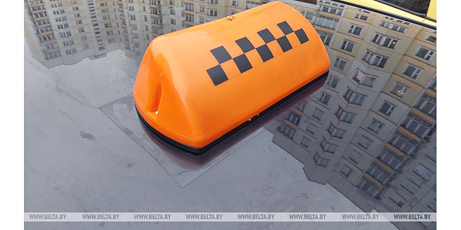 Таксист услышал разговор пенсионерки и помог предотвратить передачу денег аферистам