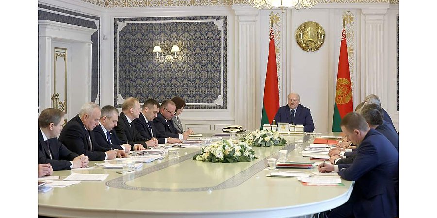 Тема недели: Александр Лукашенко требует навести полный порядок на селе