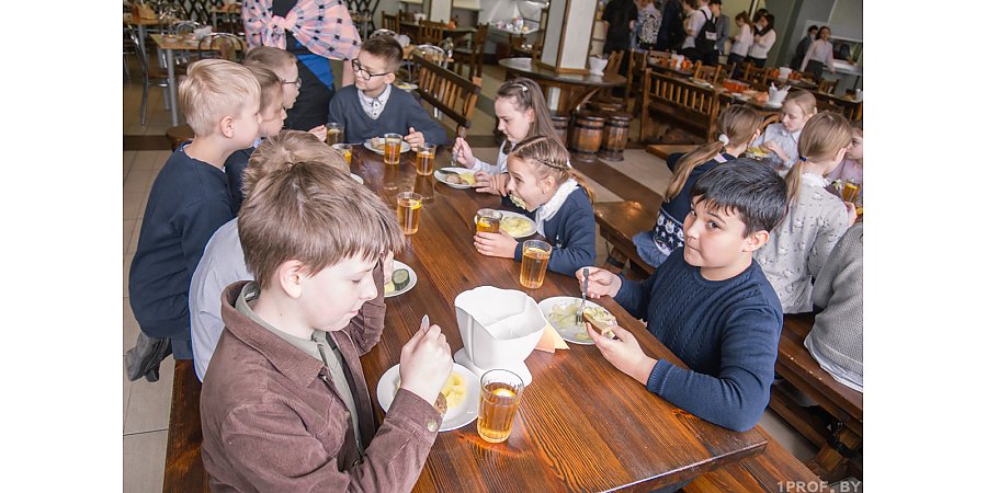 Как оплатить питание в школе и учебники: лайфхак от системы расчетов ЕРИП