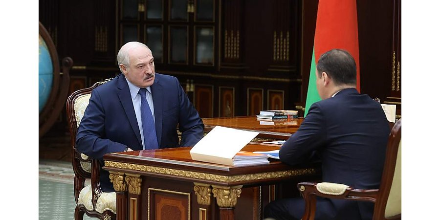 Тема недели: Александр Лукашенко принял с докладом Романа Головченко