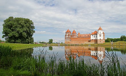 Оркестр Михаила Финберга выступит 1 июня в Мирском замке