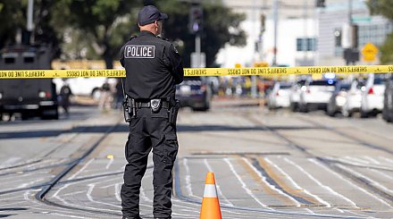В Калифорнии сотрудник железнодорожной станции расстрелял восемь человек