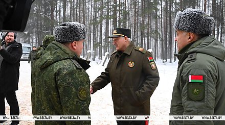 Александр Лукашенко лично проверяет боеготовность Вооруженных Сил