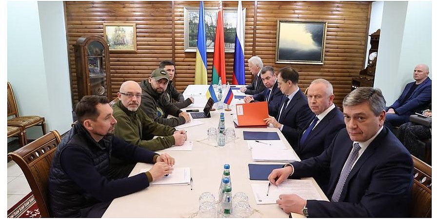 В Беловежской пуще начался третий раунд переговоров России и Украины