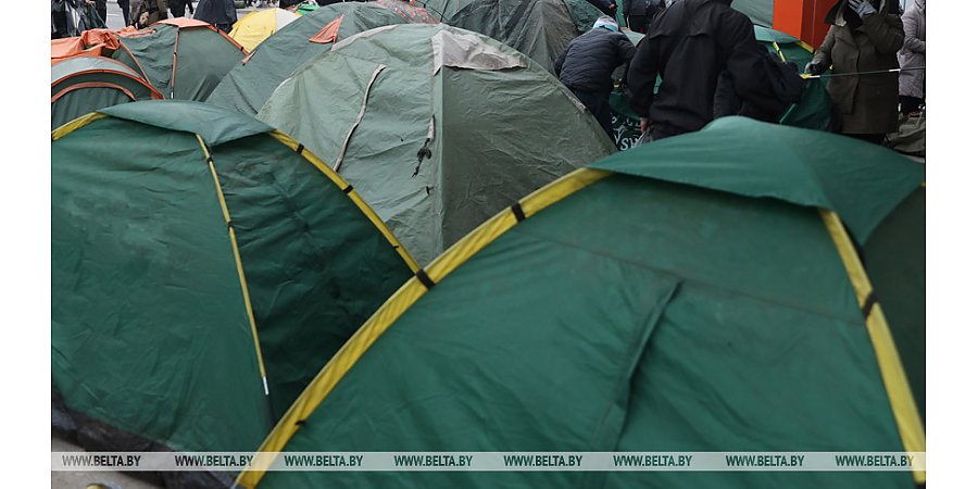 На границе США и Мексики объявлено чрезвычайное положение из-за мигрантов