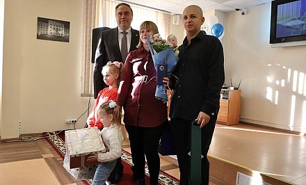 В Гродно поздравили мам, родивших малышей в День матери