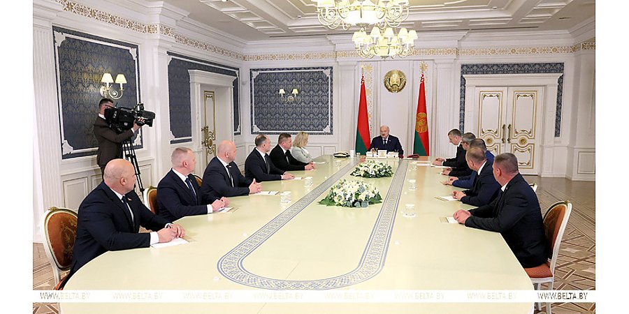 Благоустройство, работа с людьми, подбор кадров и АПК. Александр Лукашенко обозначил приоритеты для местной вертикали