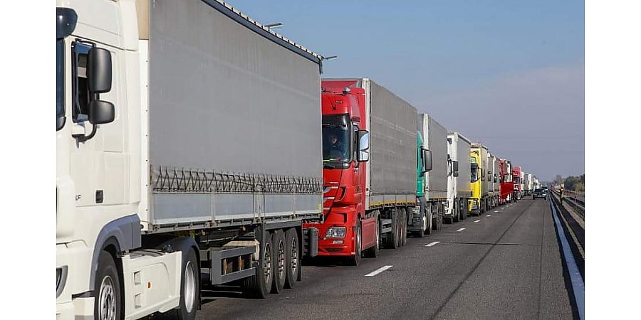 Выезда из Беларуси в ЕС на границе ожидает более 2,1 тысячи фур