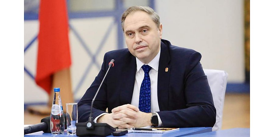 «В Беларуси делается все для развития человеческого потенциала. Это залог стабильности в обществе». Председатель облисполкома Владимир Караник провел пресс-конференцию с журналистами республиканских и региональных СМИ