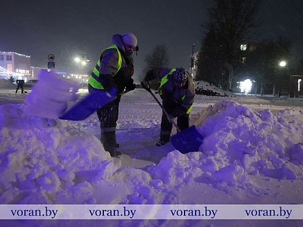 "Фрэнсис-Улли" не сбавляет обороты. Вороновские коммунальники с 4 утра на расчистке снега