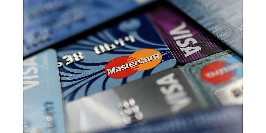 В Беларуси ввели ограничения по снятию наличных в банкоматах с карточки банка-нерезидента