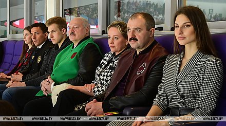 Александр Лукашенко приехал в "Минск-Арену" на решающий матч Кубка Президента по хоккею