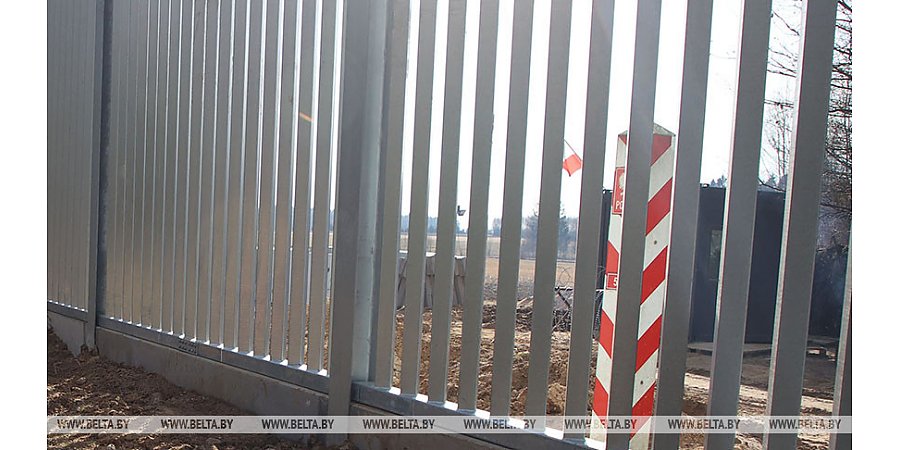 Польша начала строительство заграждения на границе с Россией