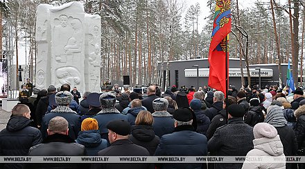 Место памяти и скорби. Обновленный мемориальный комплекс открыли после реконструкции в Озаричах