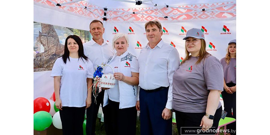 Интерактивная площадка «Белой Руси» объединила гостей «Бацькавай булкі» в Свислочи