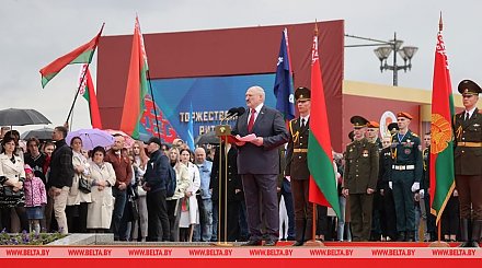 Александр Лукашенко: государственные герб и флаг олицетворяют суверенитет и национальное единство Беларуси