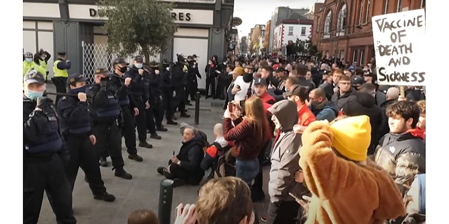 В Европе продолжаются протесты из-за карантинных мер