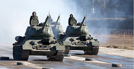 Минобороны: более 220 единиц техники будут участвовать в военном параде 9 Мая