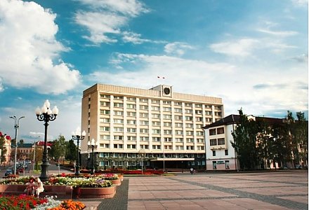 Безопасность граждан, итоги полугодия, консервация старинных замков, подготовка ко Дню белорусской письменности рассмотрели в облисполкоме