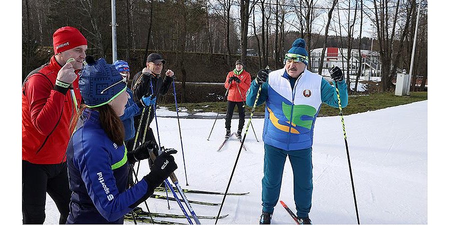 Александр Лукашенко посещает республиканские соревнования среди юношей и молодежи по биатлону и лыжным гонкам