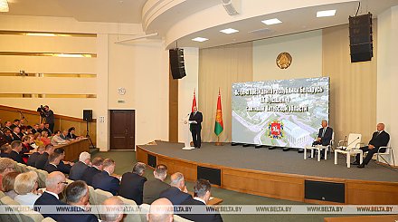 Лукашенко: ключевая задача в масштабах страны - развитие регионов