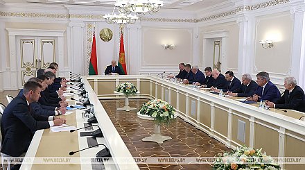 Новый импульс на фоне гибридного противостояния. На совещании у Александра Лукашенко обсудили развитие микроэлектроники