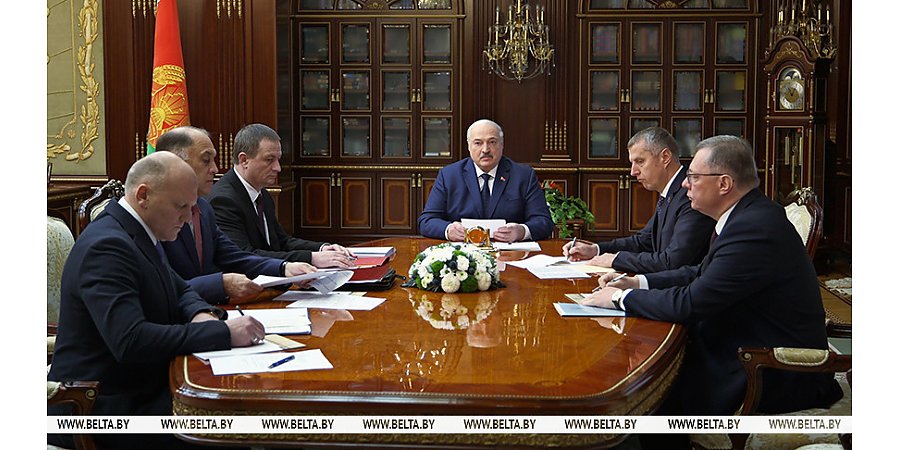 Кадры, большая сделка с США, экономическая стратегия, порядок на АЗС и юные Кулибины. Итоги недели Президента