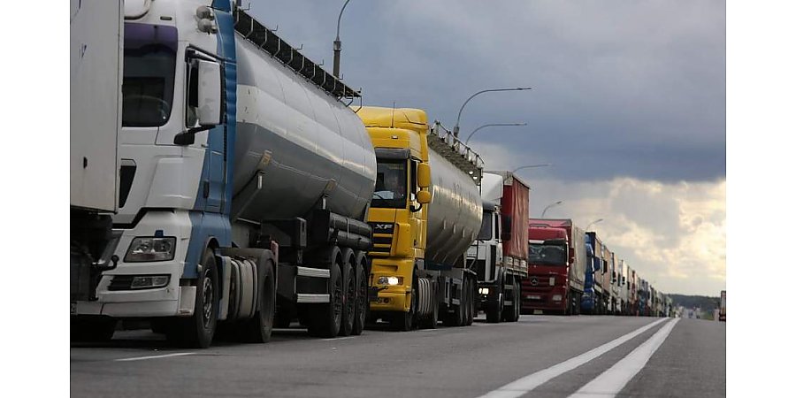 В очереди на выезд из Беларуси в ЕС скопилось более 1030 фур