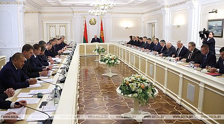 У Лукашенко обсудили ход сельскохозяйственных работ. На какие проблемы обратил внимание Президент?