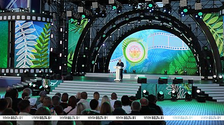 Александр Лукашенко на празднике "Купалье": белорусы - нация с древней историей 